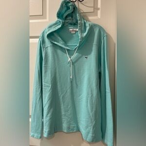 Vineyard Vines Crystal Blue 100% Cotton Hoodie size Large with bottom slits